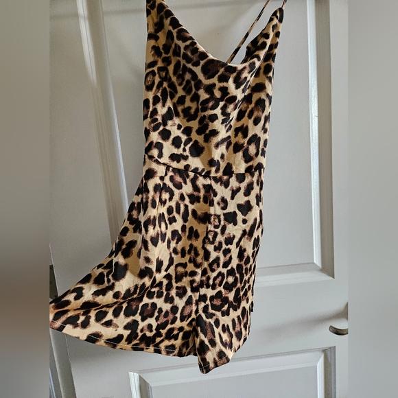 Leopard Print Romper - Picture 3 of 5